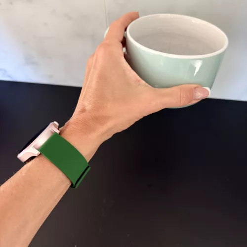 MYBANDZ Litchi mágneses szilikon óraszíj /sötétzöld-fekete/ / 20mm
