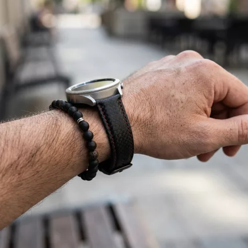 MYBANDZ Karbonszálas bőróraszíj / fekete - piros varrás / 20mm