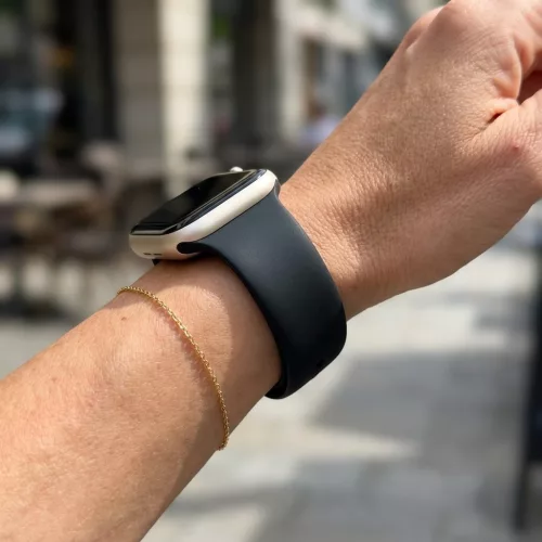 Apple Watch csatos szilikon óraszíj /fekete/ 44/45/46/49 mm