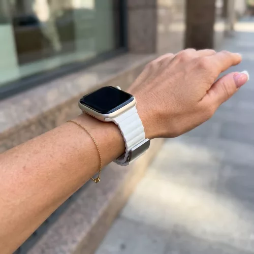 Apple Watch mágneses bőróraszíj fém csattal /fehér/ 40/41 és 42mm