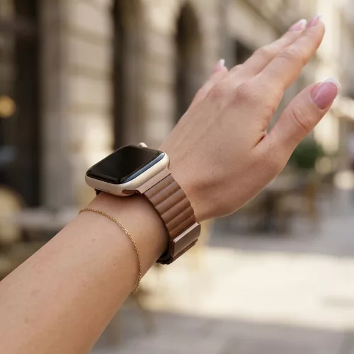 Apple Watch mágneses bőróraszíj fém csattal /kávébarna/ 44/45/46/49 mm