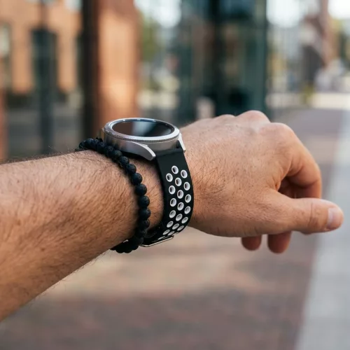 MYBANDZ Lélegző szilikon óraszíj / fekete-fehér / 22mm