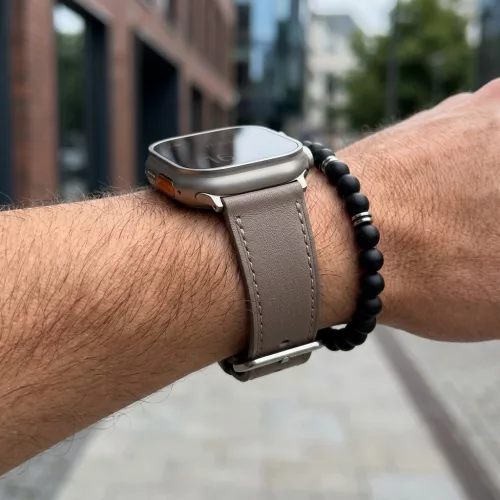 Apple Watch elegáns bőróraszíj / szürkésbarna / ezüst csattal 44/45/46/49 mm