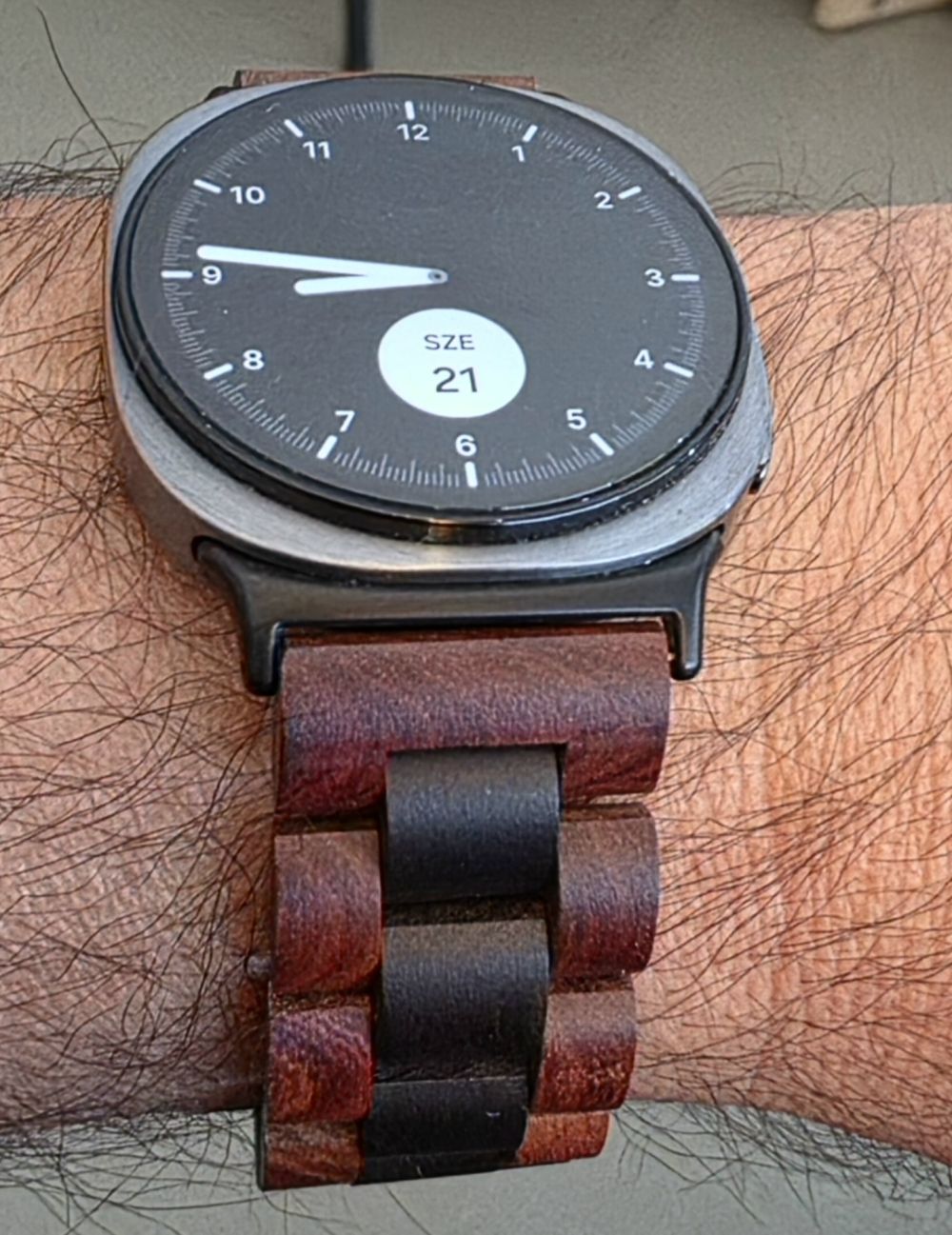 MYBANDZ Klasszikus fa óraszíj / vörös-fekete / 22mm